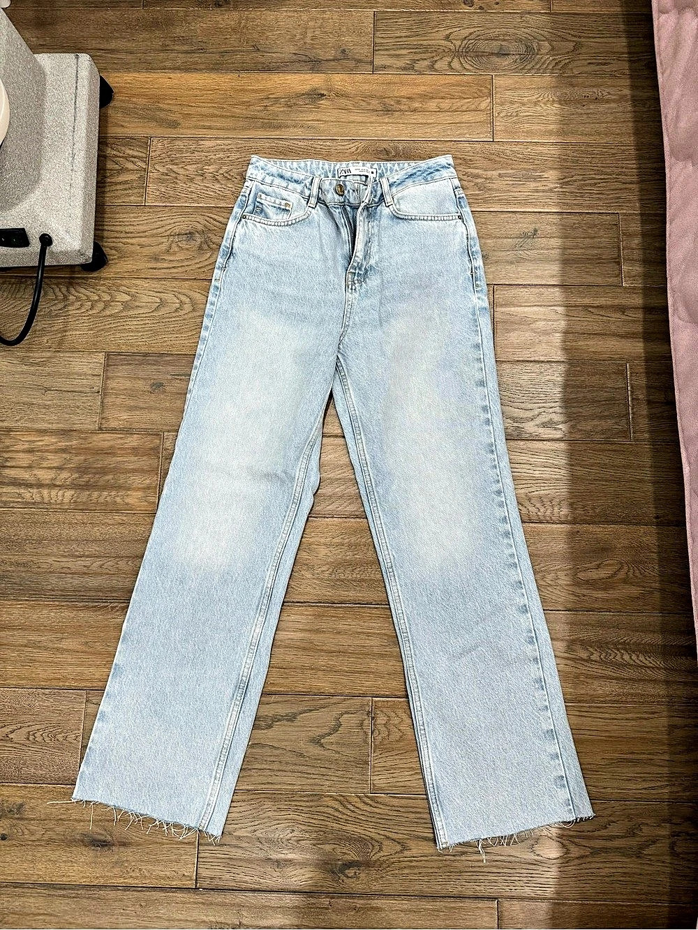 Zara TRF High-Rise Wide Leg Jeans Wide Leg Raw Hem Jeans in Blue EU 34